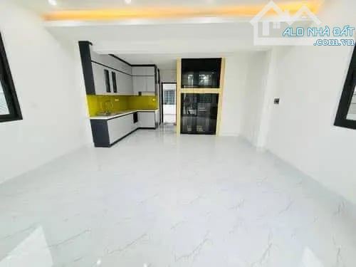 BÁN HOA KHÔI PHÂN LÔ LÊ TRỌNG TẤN, THANG MÁY, 6 NGỦ, CHỈ 19.6 TỶ - 1