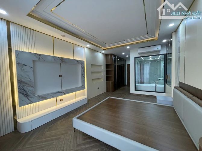 Cần bán nhà Phố Ngọc Lâm, Long Biên, 55m², 7 tầng thang máy, Kinh doanh vỉa hè, Giá 22 tỷ - 2