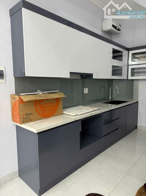 Bán nhà mới 35m2 x 6 tầng, ô tô đỗ cửa, 5 ngủ, 5 WC, ngõ 521 Trương Định, Q Hoàng Mai