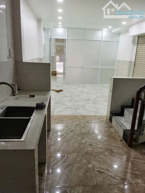 MẶT TIỀN CĂN GÓC LÝ NAM ĐẾ – Q11 – THU NHẬP ỔN ĐỊNH 300TR/NĂM – 4 TẦNG! - 2