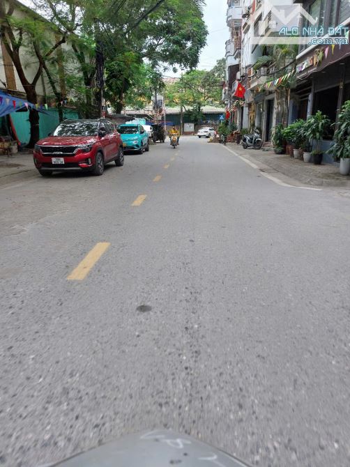 Bán đất trung tâm quận Long Biên 110m2, mặt tiền 6m, giá hơn 12tỷ hơn, ô tô 16c qua đất - 2