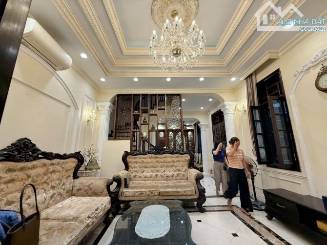 Bán nhà ÔTÔ ĐỖ CỬA thang máy kinh doanh Vương Thừa Vũ dt 50  7t - 2