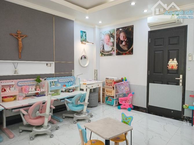 MẶT TIỀN ĐƯỜNG 12M - KINH DOANH ĐA NGHÀN - NGAY KHU VIP TÊN LỬA - ĐỐI DIỆN CÔNG VIÊN - 2