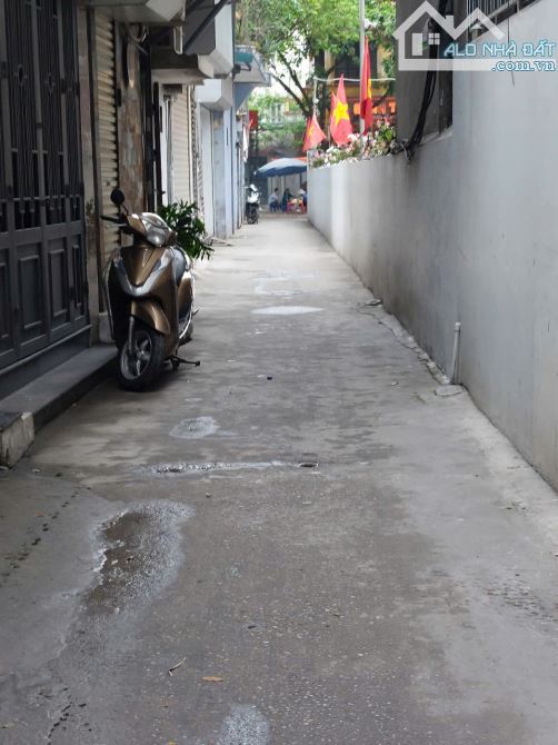 Bán đất phố Nguyễn Sơn Trung tâm quận Long Biên hơn 50m2- mặt tiền 4.5m- giá 10 tỷ nhỉnh - 2