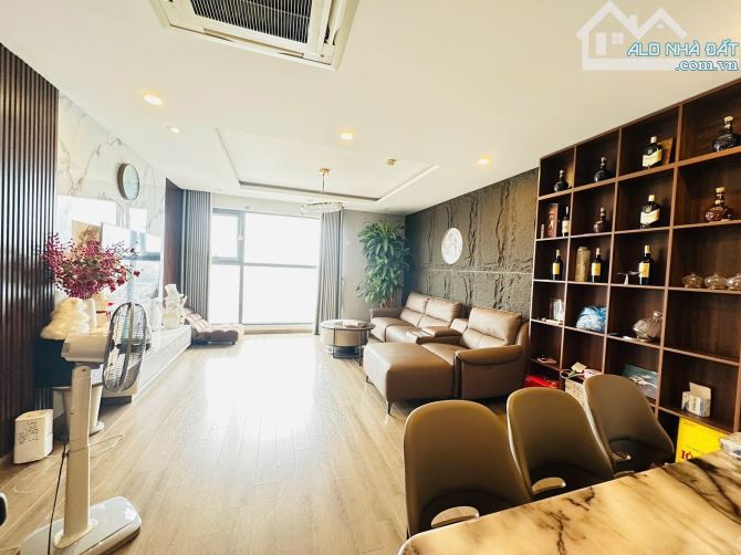 CĂN GÓC 3 NGỦ CHUNG CƯ CAO CẤP FLC TWIN TOWER 265 CẦU GIẤY 115m 10.5 TỶ FULL NỘI THẤT - 2