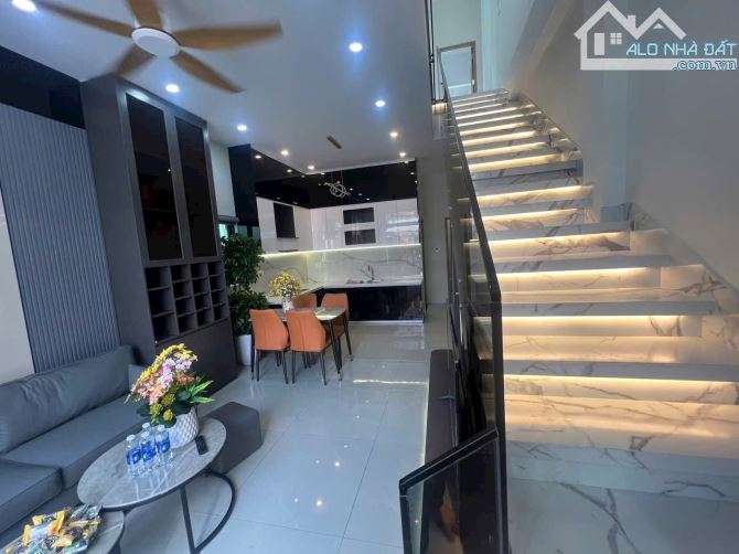 NHÀ ĐẸP 2 TẦNG - NGUYỄN PHƯỚC NGUYÊN - Ô TÔ ĐẬU TRONG KIỆT THOẢI MÁI - GIÁ CHỈ 4.2TỶ! ✨ - 2