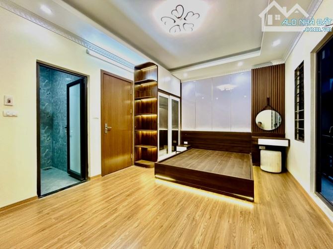 Bán nhà xây mới 5 tầng, diện tích rộng, mới, 30m ô tô tránh, đẹp long lanh, 35m2 - 2