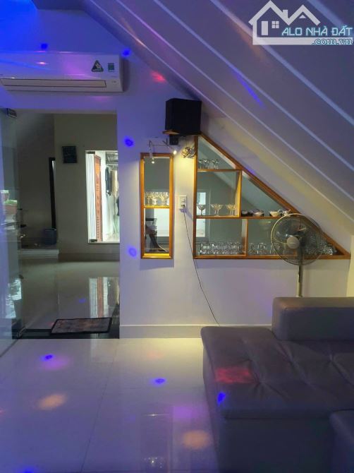Bán Biệt Thự KDC 6B- 12.5M X 20M - 250M.2- 1 Hầm + 3 Lầu - 6PN -  Đường Phạm Hùng Nói Dày - 25