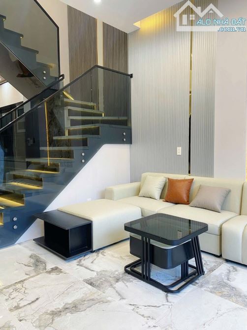 BÁN NHÀ ĐỨC GIANG -- 55M2 - MT 4M - 5 TẦNG - THANG MÁY - Ô TÔ ĐỖ CỬA - 3