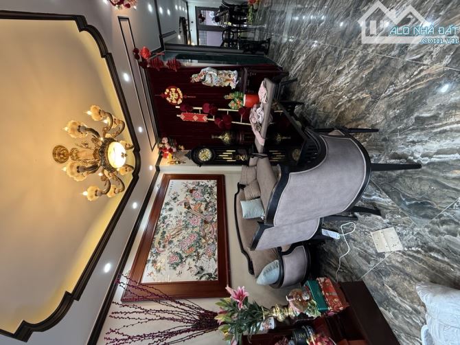 🏡 SIÊU PHẨM VIỆT HƯNG – NHÀ ĐẸP LÔ GÓC, THANG MÁY, Ô TÔ VÀO NHÀ! - 3
