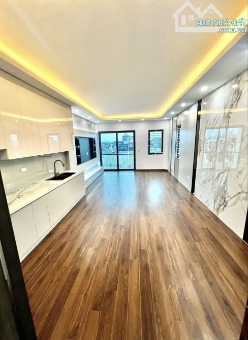BÁN NHÀ BÁT KHỐI,LONG BIÊN LÔ GÓC,THANG MÁY,GARA ÔT Ô *6 TẦNG GIÁ NHỈNH 9 TỶ - 3