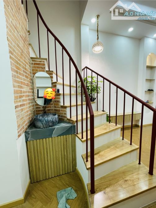 HẼM  ĐƯỜNG SỐ THÔNG SANG KHÁNH HỘI THIẾT KẾ RẤT ẤN TƯỢNG ĐẸP SẮC NÉT - 3