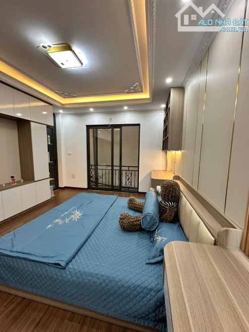 Bán Nhà Khuyến Lương Hoàng Mai – Ngõ Oto–Lô Góc–6T– 33m – 6.9 tỷ