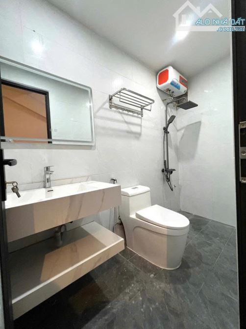 BÁN NHÀ MẶT PHỐ NAM DƯ - MỚI COÓNG –THOÁNG Ở SƯỚNG – 5 TẦNG MỚI XÂY – Ô TÔ QUA NHÀ - 3