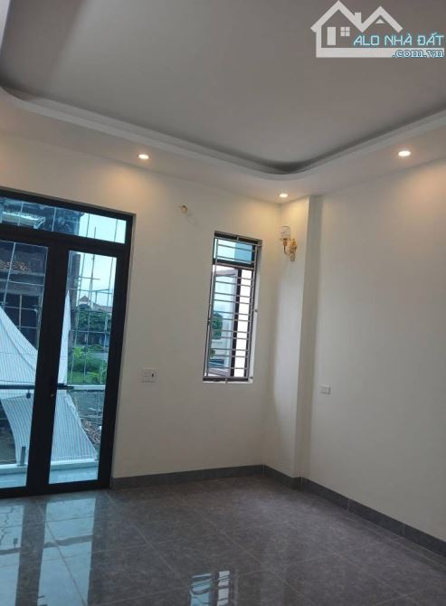Bán nhà mặt đường nhánh Nguyễn Văn Cừ khu Đồng Quýt nhà đẹp - 3