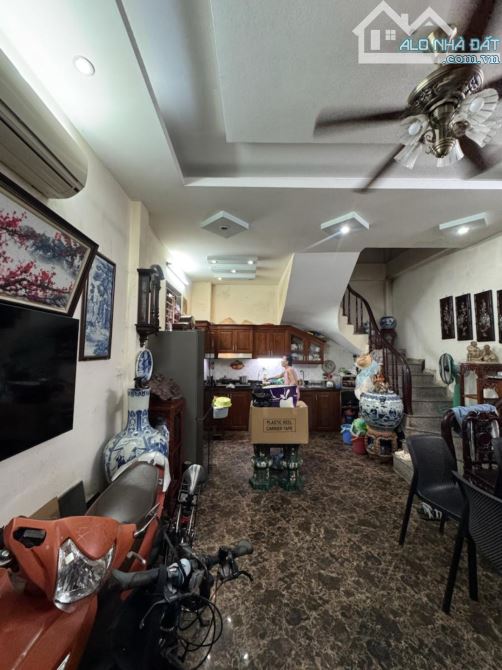 Cần bán nhà khu Đại La + Bạch Mai 5 tầng diện tích 35m2 - 3