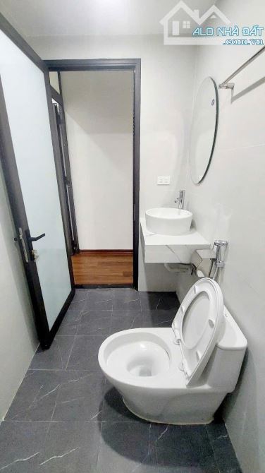Bán nhà 5 tầng, diện tích 45m phố nguyễn khánh toàn, ô tô đỗ cửa - 3