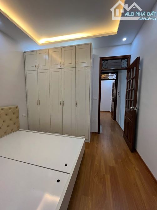 Bán nhà ở ngay Lạc Long Quân - trước nhà rộng gần oto tránh - 3