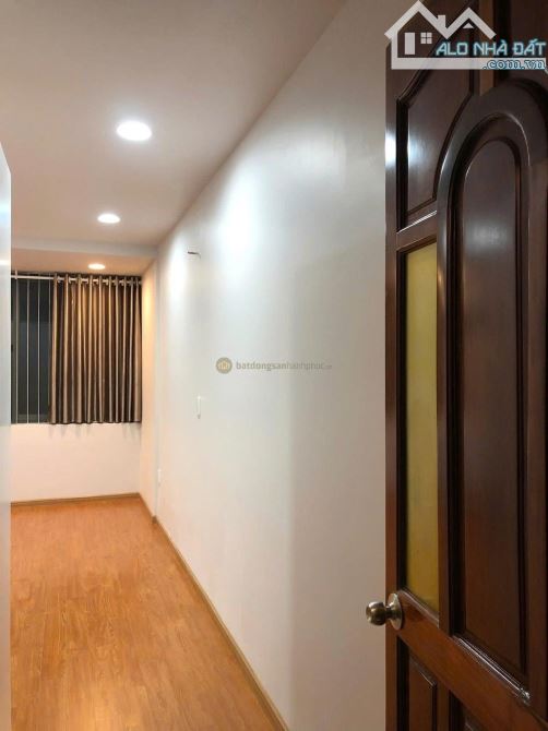 Bán nhà ngay quận 1- 6x28m 4 tầng đang khai thác phòng Dorm 100tr/th- đường Nguyễn Cửu Vân - 3