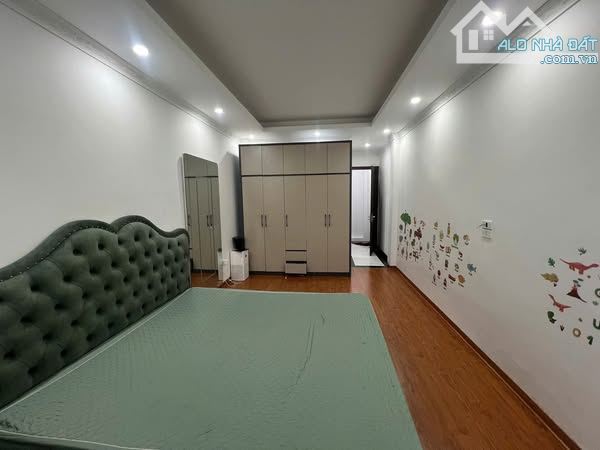 BÁN NHÀ PHƯỜNG LONG BIÊN  35m 5 TẦNG  FULL NỘI THẤT  Ô TÔ  GIÁ 5.2 TỶ GẦN TTTM AEON - 3