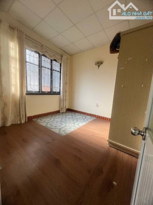 🌟 Bán nhà đẹp Cầu Giấy 40m x 3T, lô góc, dân xây, giá đầu tư. - 3