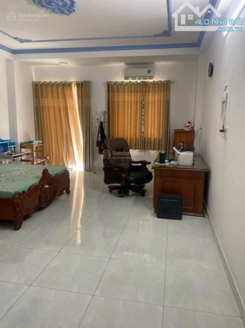 BÁN NHÀ MẶT TIỀN 4 TẦNG 5X20M- ĐƯỜNG RỘNG 12M- DÒNG TIỀN 16TR/THÁNG- GIÁP QUẬN 8- CHỈ 8.5 - 3