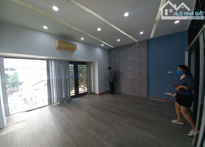 Cho thuê VP 164 Khuất Duy Tiến diện tích 30m2 giá 6tr - 3