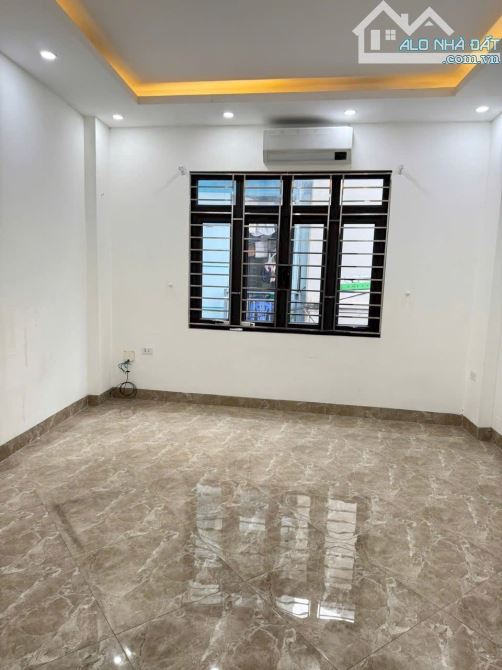 Hiếm! Bán Nhà - Trần Cung - Bắc Từ Liêm -Gần Phố -Ngõ Thông - 32M2 - 5Tầng -MT 4m -7.4 Tỷ - 3