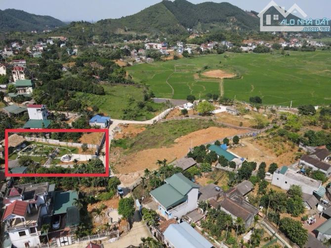BÁN ĐẤT TẶNG KHUÂN VIÊN SẴN SẠCH ĐẸP HOÀ LẠC - 3