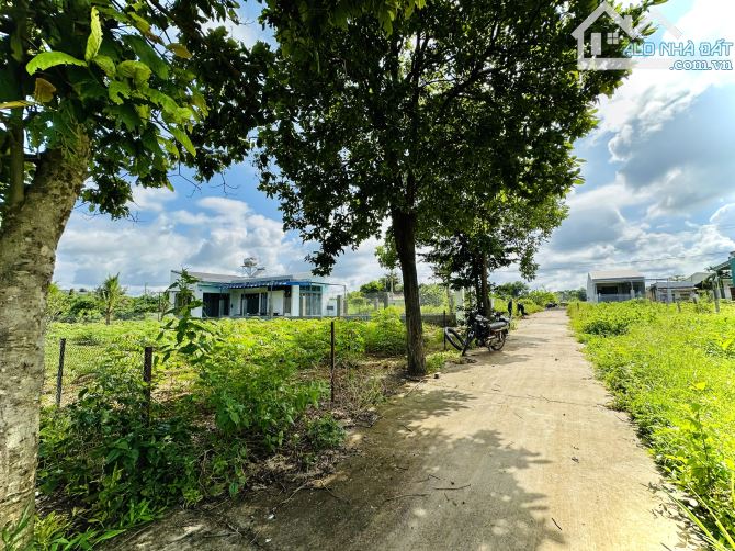 💥2 lô liền kề Thôn 8 CưEbur (phường BMT) - 5 x 22m (Thổ cư 100%) - 690 triệu/ lô - 3