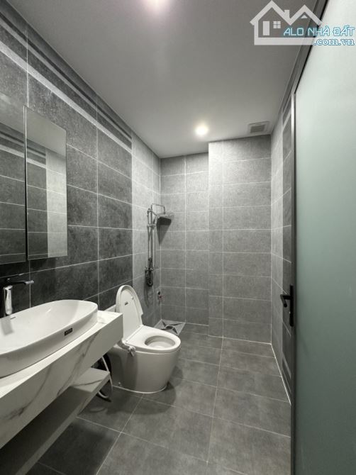 Bán nhà hẻm 8m thông Phan Sào Nam-ngang 5.5m-6PN+thang máy-nhà mới-nở hậu-giá tốt - 3