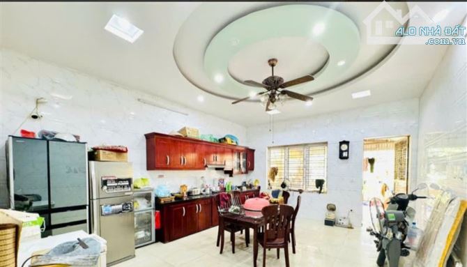 Bán nhà mặt đường Trường Chinh gần bv Nhi Đức, dt 120m2, ngang 5m, nhà 2 tầng - 4