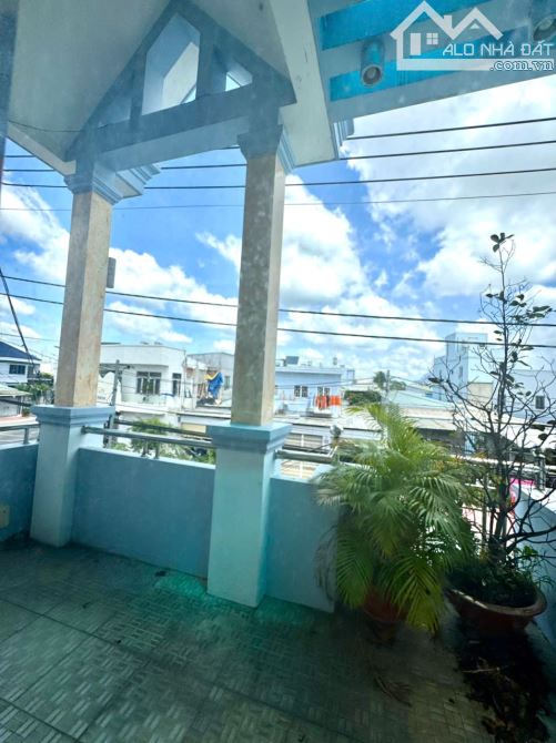 MT  ĐẶNG THÚC VỊNH Nối Dài LÊ THỊ HÀ Cắt TÔ KÝ - NHà 2 Tầng - DT: 230m2 - Nhỉnh 10 Tỷ. - 4