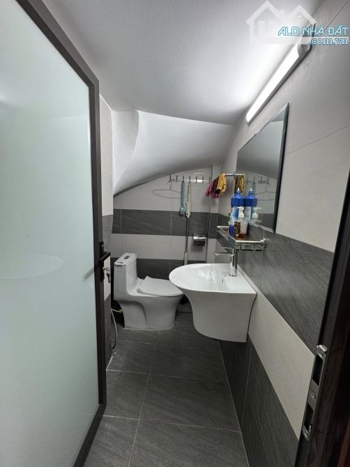 Bán nhà 34m2 tại Minh Khai, mới đẹp, ngõ nông rộng thoáng, 30m ra phố, 5,75 tỷ, 3PN, 3WC - 4