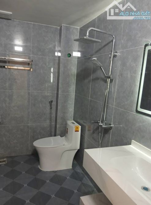 Bán nhà mặt đường nhánh Nguyễn Văn Cừ khu Đồng Quýt nhà đẹp - 4