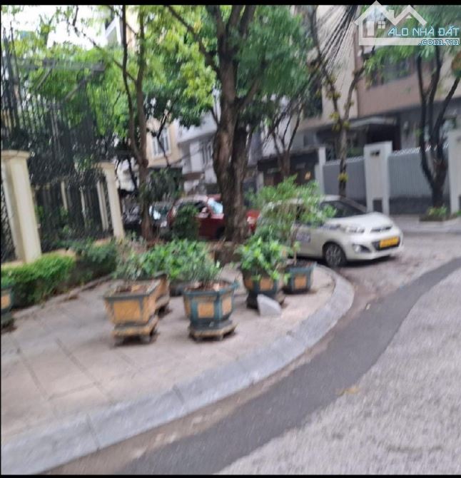 132.x Tỷ/ 236 M2/ 30 M tiền / Lô Góc Phân Lô Vỉa hè. TRẦN thái Tông - 4