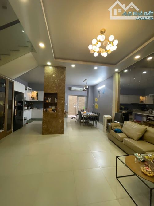Bán nhà KDC Tạ Quang Bửu Phường 5 Quận 8. Nhà 120m2 có kết câu vị trí đẹp - 22 Tỷ - 4