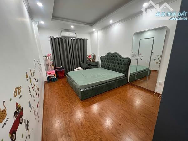 BÁN NHÀ PHƯỜNG LONG BIÊN  35m 5 TẦNG  FULL NỘI THẤT  Ô TÔ  GIÁ 5.2 TỶ GẦN TTTM AEON - 4