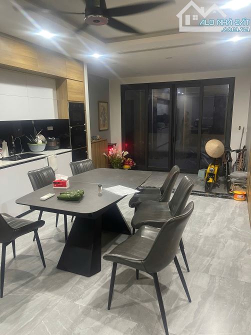 BÁN NHÀ XÃ ĐÀN ĐỐNG ĐA 3 BƯỚC RA MẶT PHỐ 7 TẦNG THANG MÁY NỘI THÁT ĐẸP Ở NGAY 58M 14,8 TỶ - 4