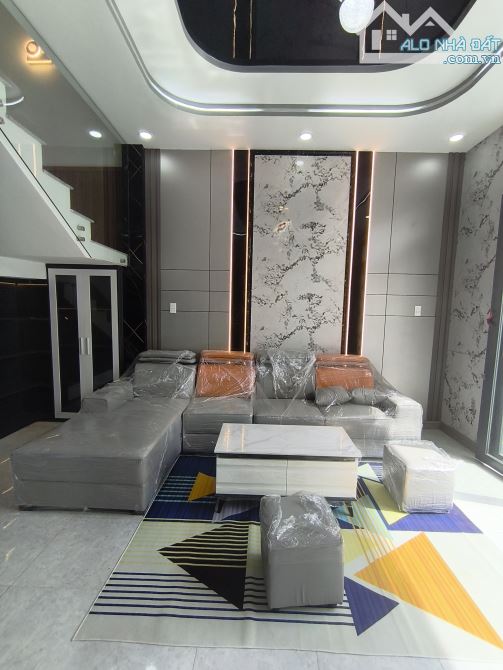 NHÀ 127M2 TẶNG FULL NỘI THẤT GẦN KHU CÔNG NGHIỆP TRỌN GÓI 2 TỶ 6 - 4