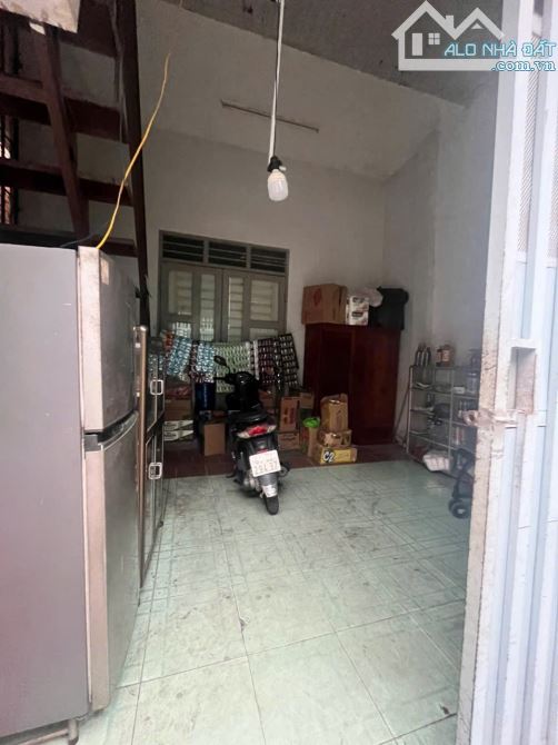 nhà 1 trệt 1 lầu 111m2  và 5 phòng trọ 3ty6 TL cách đường Phạm Hữu Lầu 100m - 4