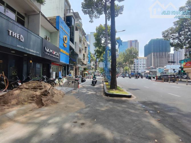 VỊ TRÍ ĐẸP - TÒA NHÀ 202 TRẦN HƯNG ĐẠO QUẬN 1 - 4,5M X 20M - 1 HẦM 7 TẦNG - THANG MÁY PCCC - 4