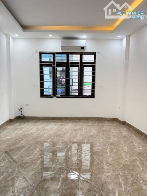Hiếm! Bán Nhà - Trần Cung - Bắc Từ Liêm -Gần Phố -Ngõ Thông - 32M2 - 5Tầng -MT 4m -7.4 Tỷ - 4