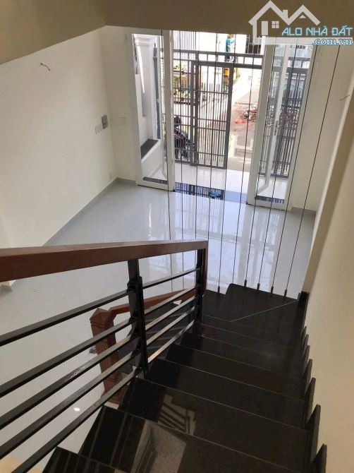 BÁN NHÀ 3 TẦNG ĐÚC HIỆP THÀNH QUẬN 12 GIÁ RẺ 5.99 TỶ DIỆN TÍCH 100m2 ( 8 x 13 ) full thổ - 4