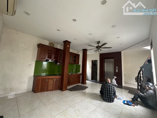 Nhà đẹp ở luôn Nguyễn Khang Cầu Giấy. Nở hậu 44m, 6 tầng MT4m Giá 17.5 tỷ Ngõ ô tô - 5