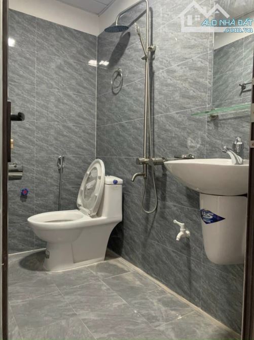 hơn 2 tỷ - ô tô đỗ cửa 35m2 - 4 tầng. Gần QL21b - Chợ Đầu Mối. Cách 30p TT Hà Đông - 5