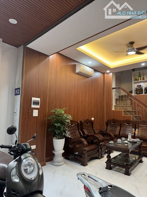 Bán nhà 34m2 tại Minh Khai, mới đẹp, ngõ nông rộng thoáng, 30m ra phố, 5,75 tỷ, 3PN, 3WC - 5