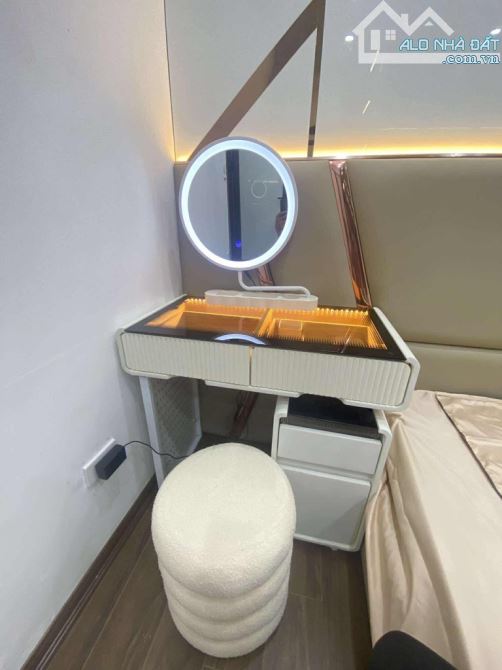 BÁN NHÀ HOÀNG MAI- 5 Tầng- Nội thất Luxury đẳng cấp- chỉ 5,1 Tỷ - 5