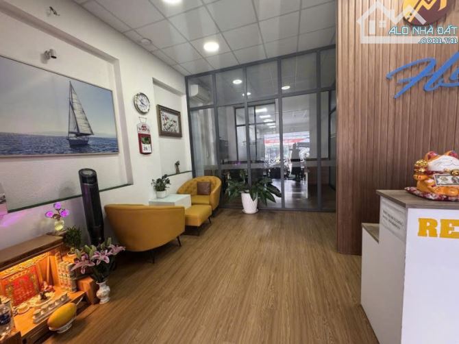 Bán tòa nhà mặt tiền Pham Văn Chiêu, Gò Vấp, DT 6 x 33m, HĐT 250tr/ tháng. Giá bán 31 tỷ - 5