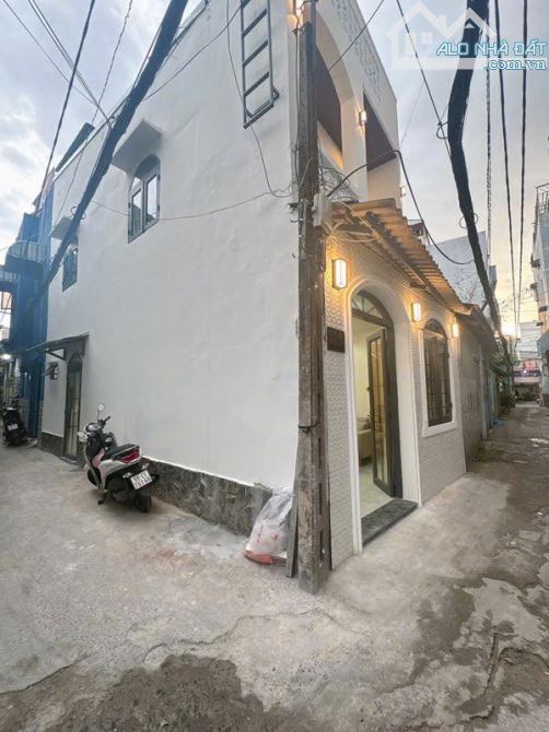 LÔ GÓC 2 MẶT HẺM- THỐNG NHẤT - GÒ VẤP- 4,99 TỶ- 4X9- 2 TẦNG- NHÀ MỚI TK HIỆN ĐẠI - 5